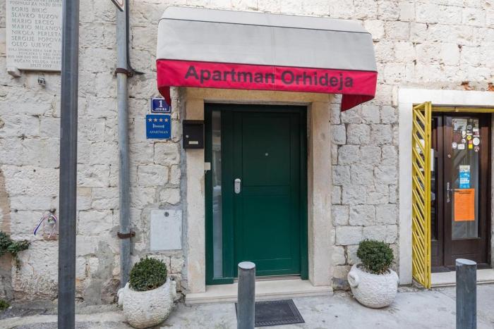 Apartments by the sea Split - 13105