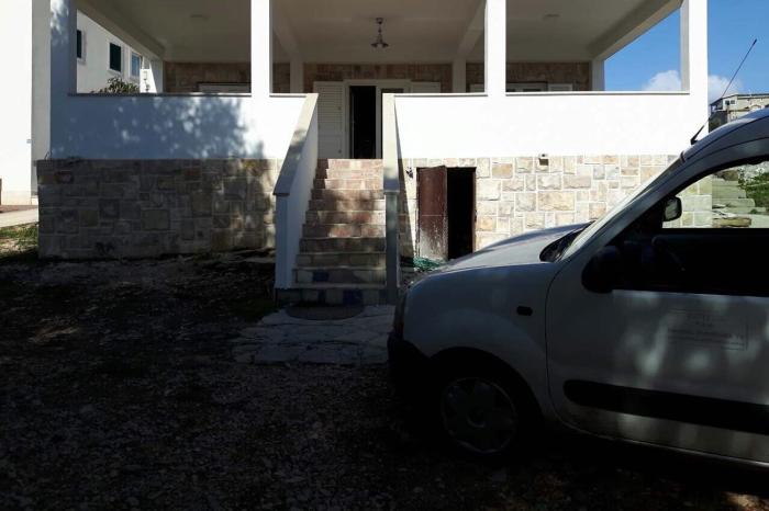 Apartments for families with children Maslinica, Solta - 13423