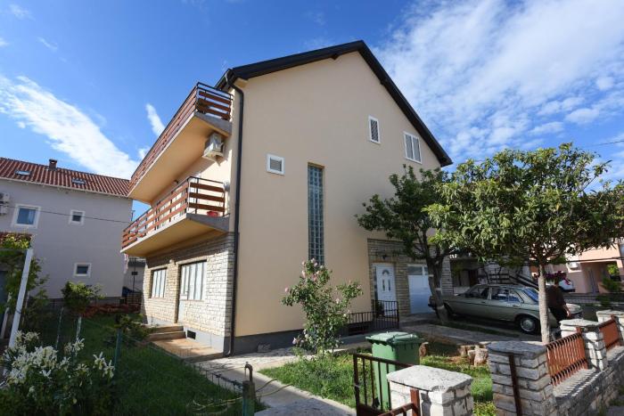 Apartments with a parking space Zadar - 13534