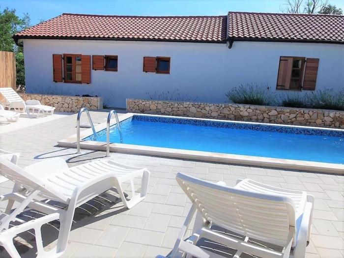 Family-friendly apartments with swimming pool Vir - Lozice, Vir - 13569