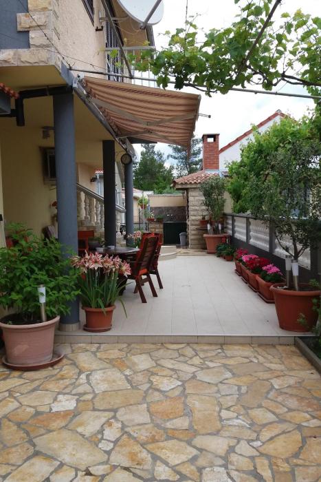 Apartments with a parking space Sabunike, Zadar - 13617