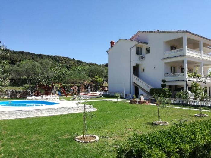 Family-friendly apartments with swimming pool Kampor, Rab - 14897