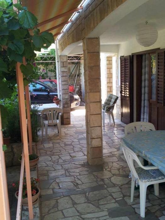Apartments with parking space Rukavac, Vis - 13337