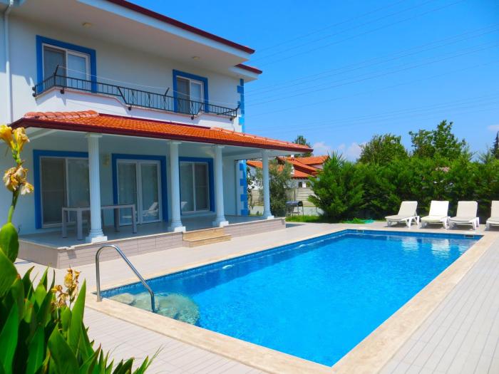 Dalyandreams Villa Sleeps12-Pool-Wifi-Ac-Parking