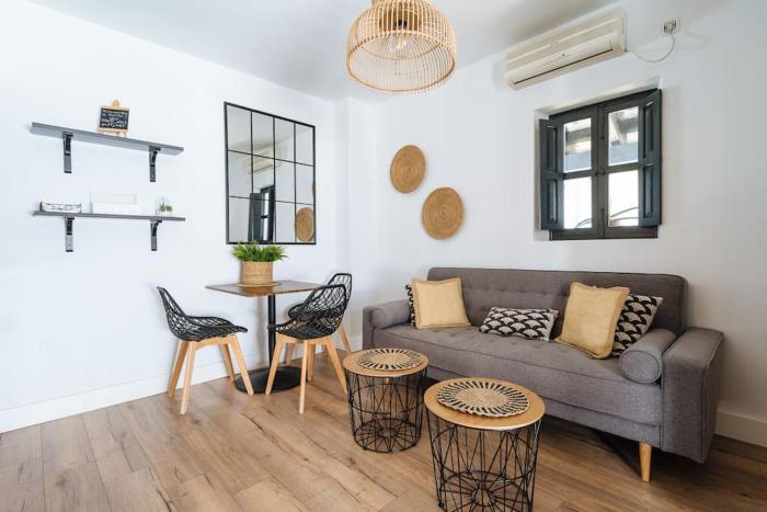 NEW APARTMENT IN TRADITIONAL BUILDING OF THE XVI CENTURY