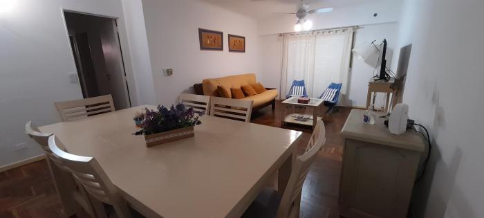 PRECIOSO DPTO para 8 personas pleno centro Urquiza 816 4B