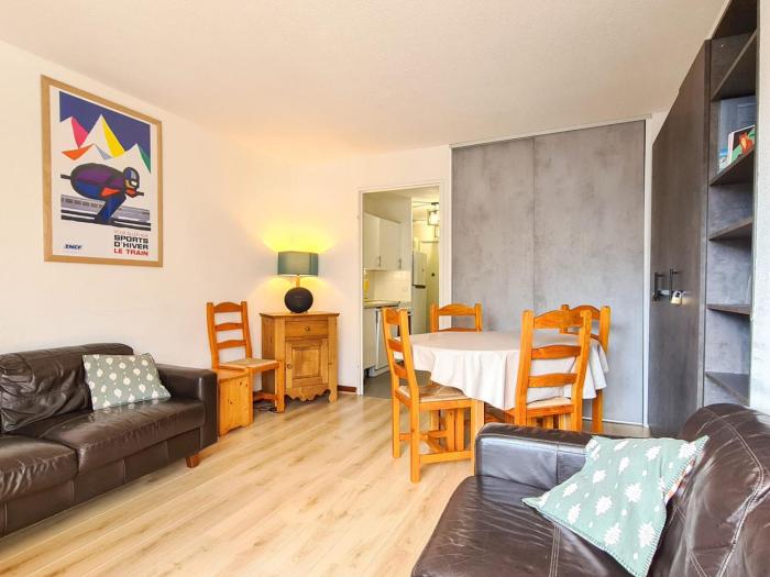 Appartement rénové 3 pièces · Centre station · Balcon · 6 personnes - FR-1-425-126