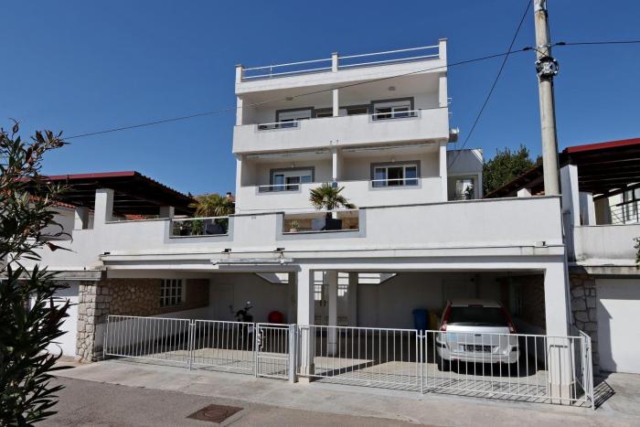 Apartments with WiFi Crikvenica - 12592