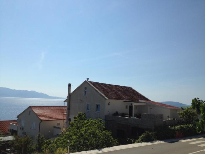 Apartments by the sea Brist, Makarska - 13011