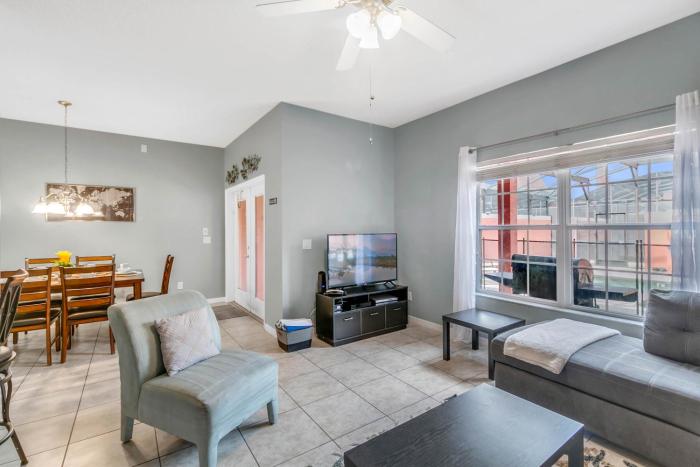 4 Bedroom 3 Bathroom Paradise Palms 8957 Cp