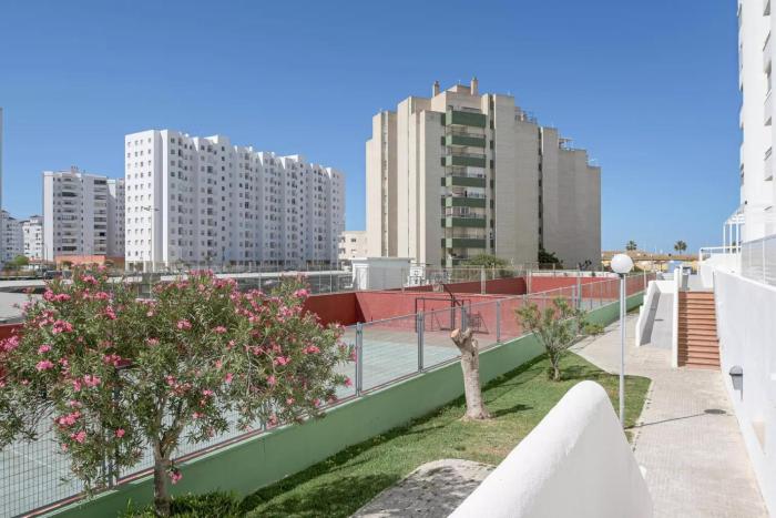 Valdelagrana: primera línea de playa.