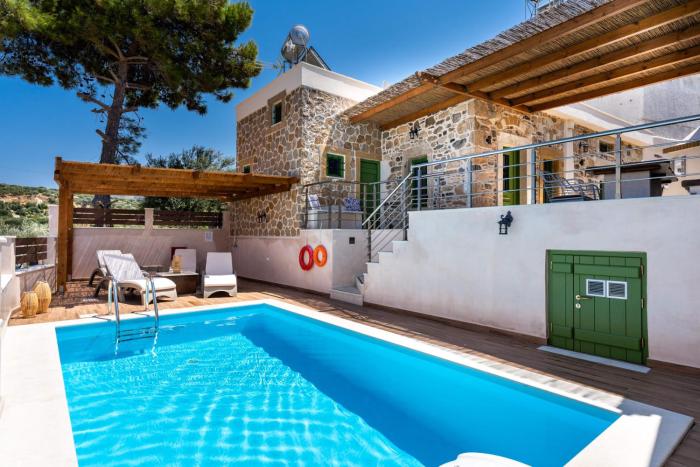 Aggels House - stone house - private pool - courtyard - countryside views
