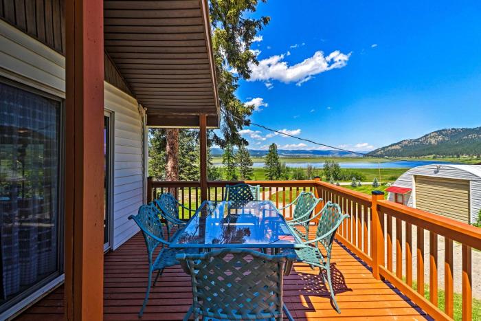 Cozy Montana Lake View Getaway - Fish and Hike!