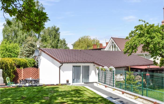 2 Bedroom Beautiful Home In Nowe Warpno
