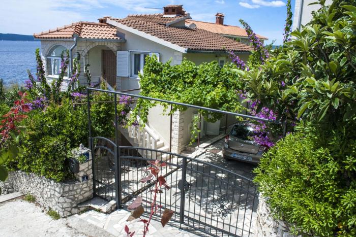 Apartments by the sea Rastici, Ciovo - 5233