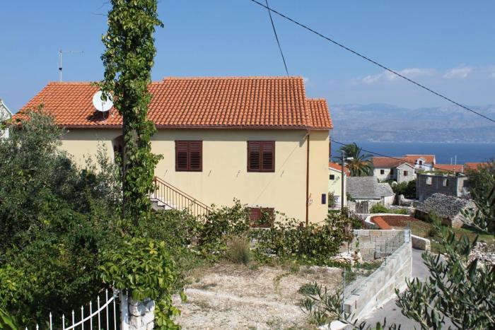Apartments with parking space Supetar, Brac - 5628