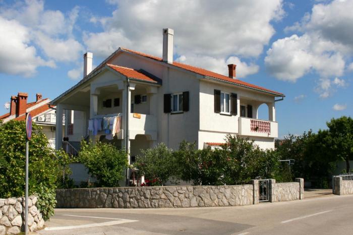 Apartments with parking space Krk - 5364
