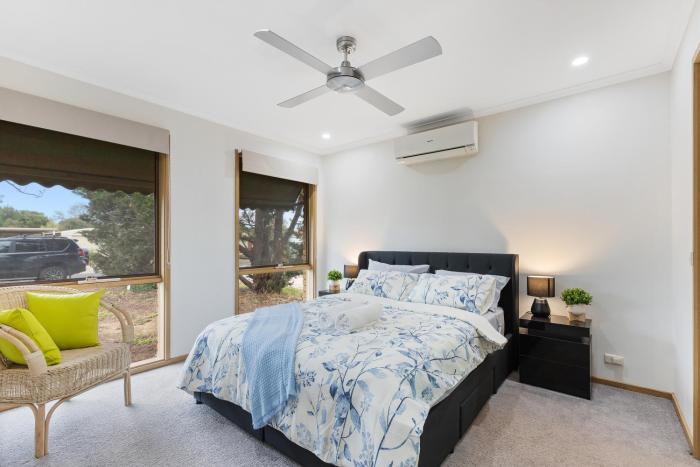 Woodgrove Penthouse - 36 min drive to MEL airport