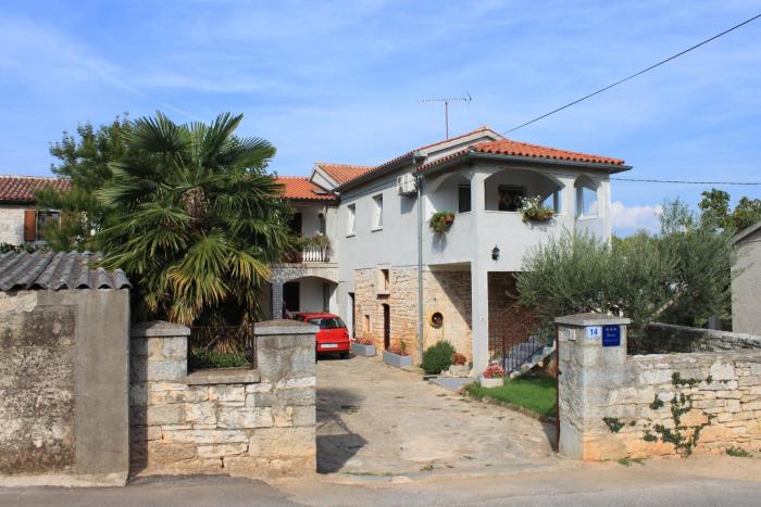 Apartments with a parking space Tar, Porec - 7026