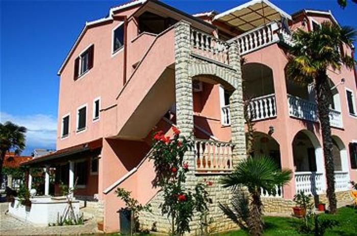 Apartments with a parking space Medulin - 7181