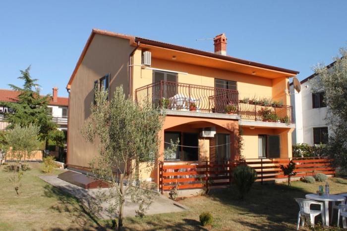 Apartments with a parking space Medulin - 7209