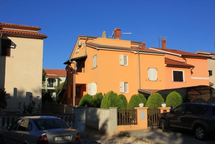 Apartments with a parking space Banjole, Pula - 7242