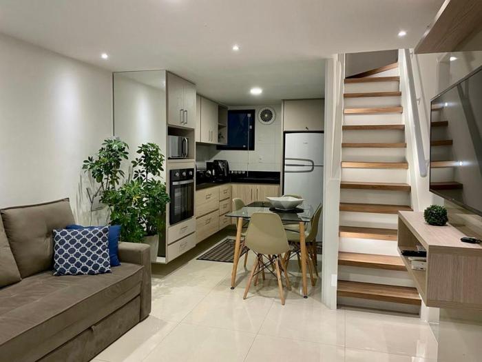 Apartamento impecável ao lado da Praia Grande para até 8 pessoas