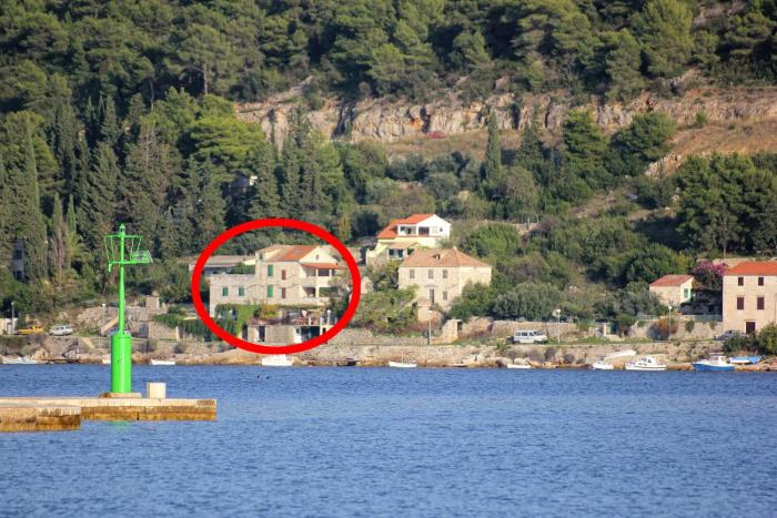 Apartments by the sea Vis - 8930