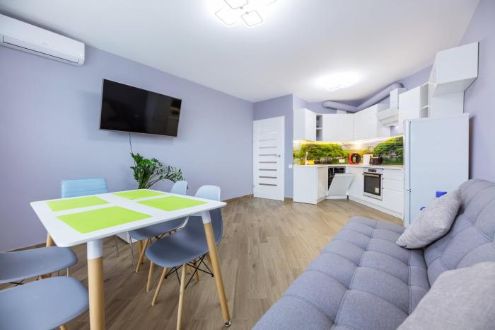 Квартира у будинку з Власним бомбосховищем біля жд вокзалу 50 м2