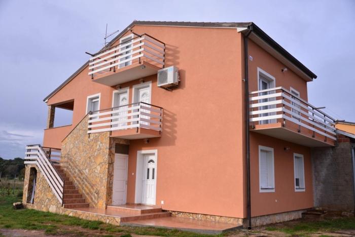 Apartments with a parking space Stinjan, Pula - 11648