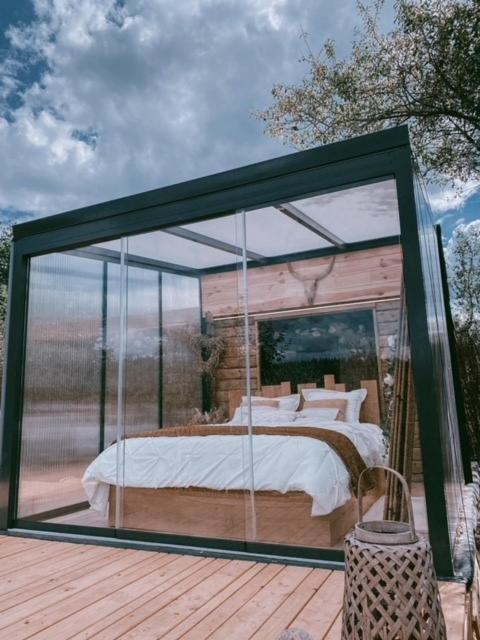Cabane au style scandinave et son bain nordique