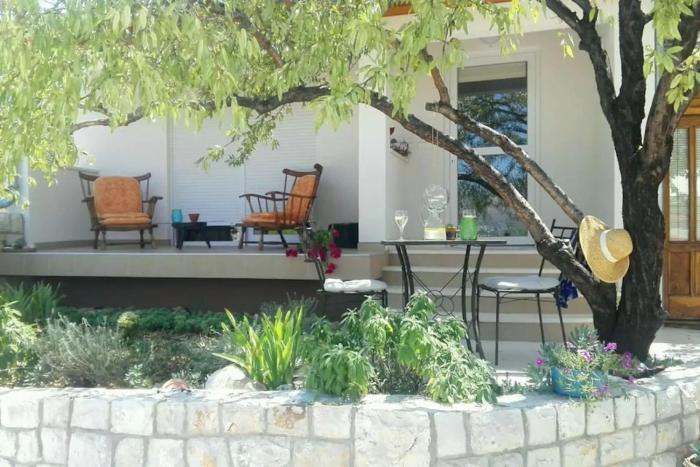 Apartments with a parking space Okrug Gornji, Ciovo - 15337