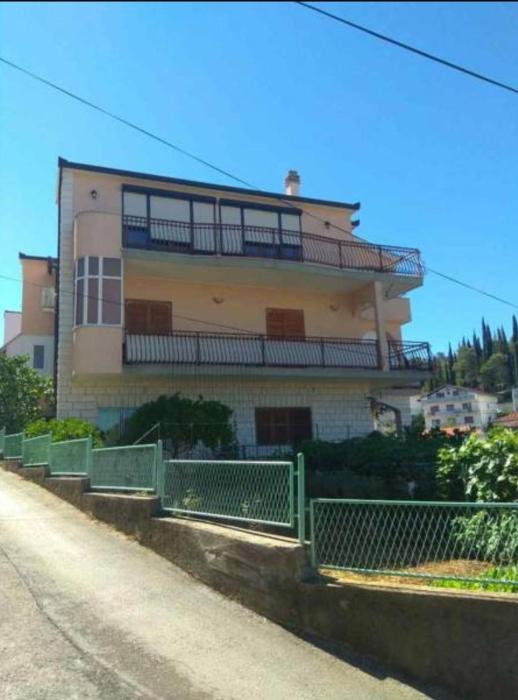 Apartments with parking space Trogir - 15349