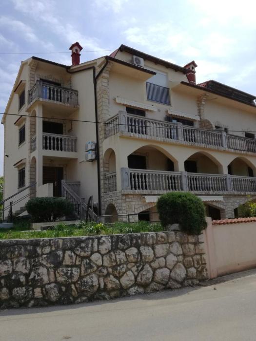 Apartments with a parking space Supetarska Draga - Donja, Rab - 15602