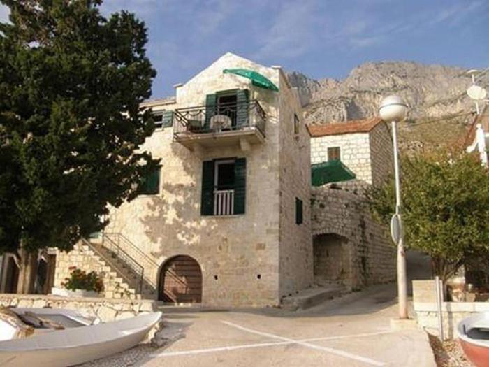 Apartments by the sea Brist, Makarska - 16098