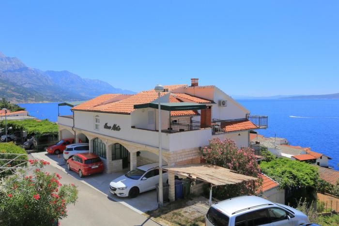 Apartments with parking space Pisak, Omis - 16239