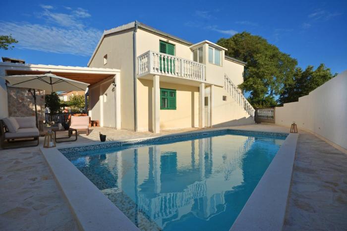 Holiday house with a swimming pool Pozorac, Trogir - 15565