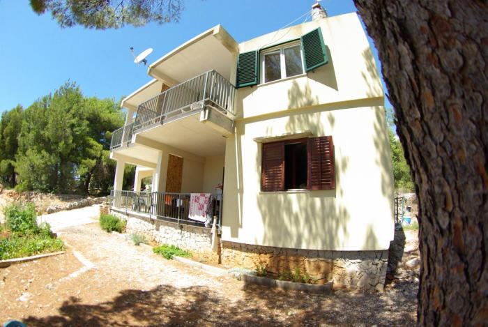 Apartments with a parking space Primosten - 15883