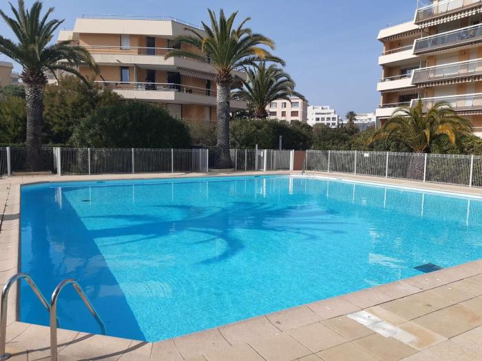Studio 2 personnes avec piscine à Fréjus - FR-1-226A-150