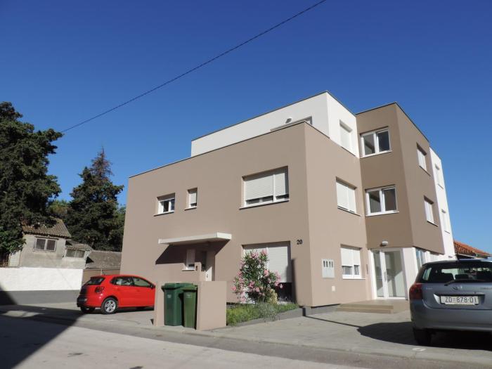 Apartments with parking space Zadar - 17355