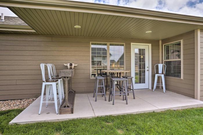 Rapid City Home w Patio < 5 Mi to Downtown!