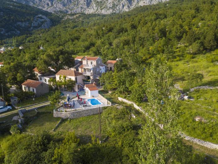 Family-friendly apartments with swimming pool Gornji Tucepi, Makarska - 17686