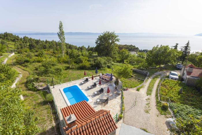 Family-friendly apartments with swimming pool Gornji Tucepi - Makarska - 17686