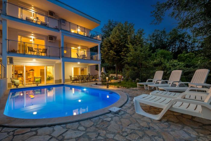 Luxury villa with a swimming pool Icici, Opatija - 17958