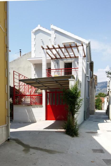 Apartments by the sea Kastel Stafilic, Kastela - 18036