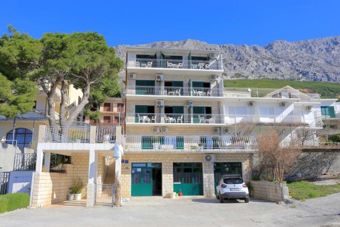 Apartments by the sea Lokva Rogoznica, Omis - 18211