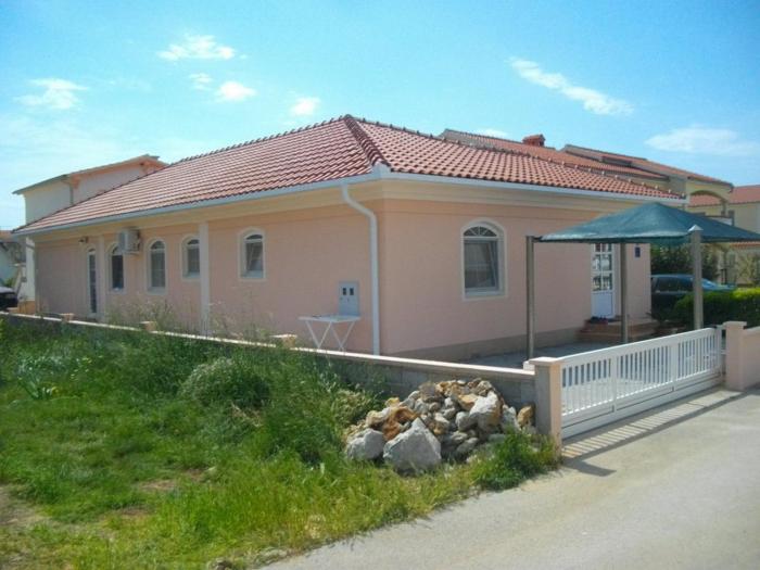 Apartments with parking space Vir - 18389