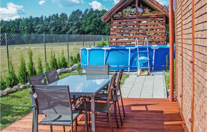 Amazing Home In Izbica With 3 Bedrooms, Wifi And Outdoor Swimming Pool