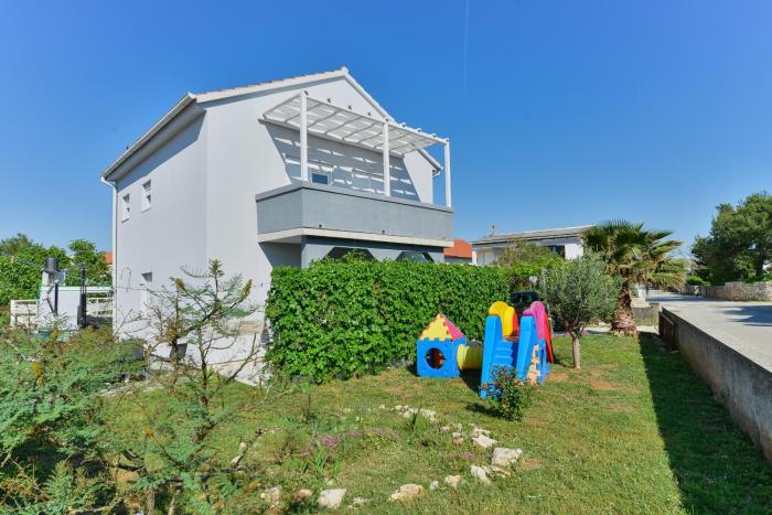 Apartments with parking space Vir - 19562