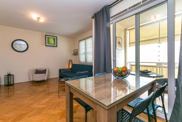 Apartments with parking space Makarska - 19637